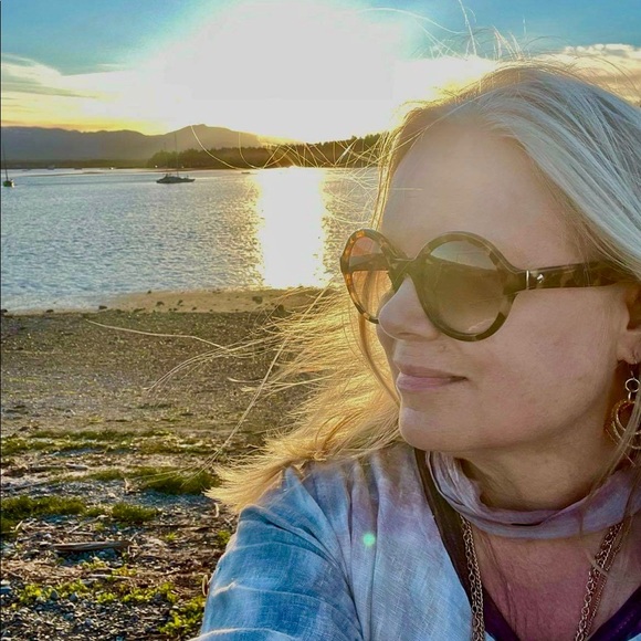 Meet your Posher, Jolie - Picture 8 of 15